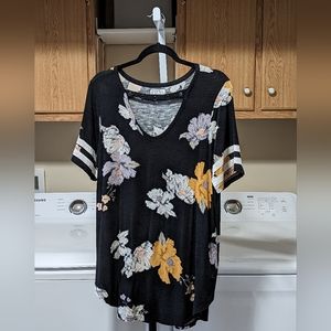 Maurices 24/7 Floral Cut Out Neck Tee Women's Size L